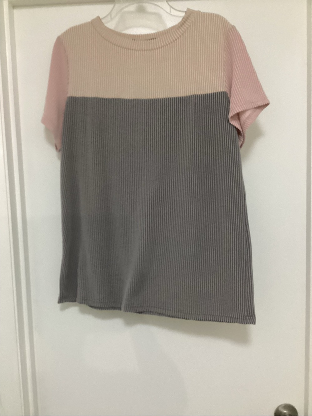 Colorblock Ribbed Short Sleeve Tee in Pink, Cream & Gray